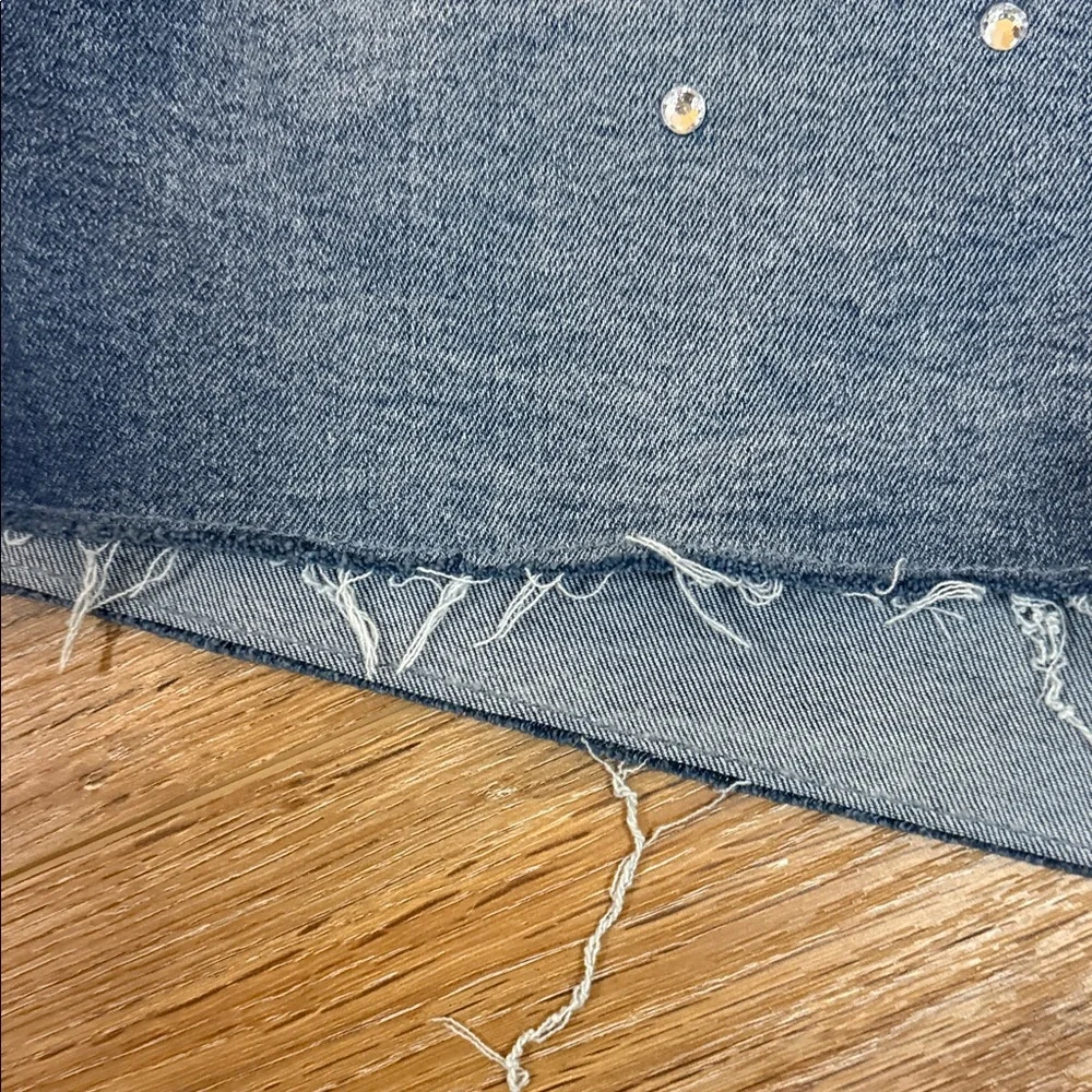 3/$20 Signature by Levi Strauss Blue Denim Pearl Rhinestone Heritage Jean Shorts - Picture 11 of 11
